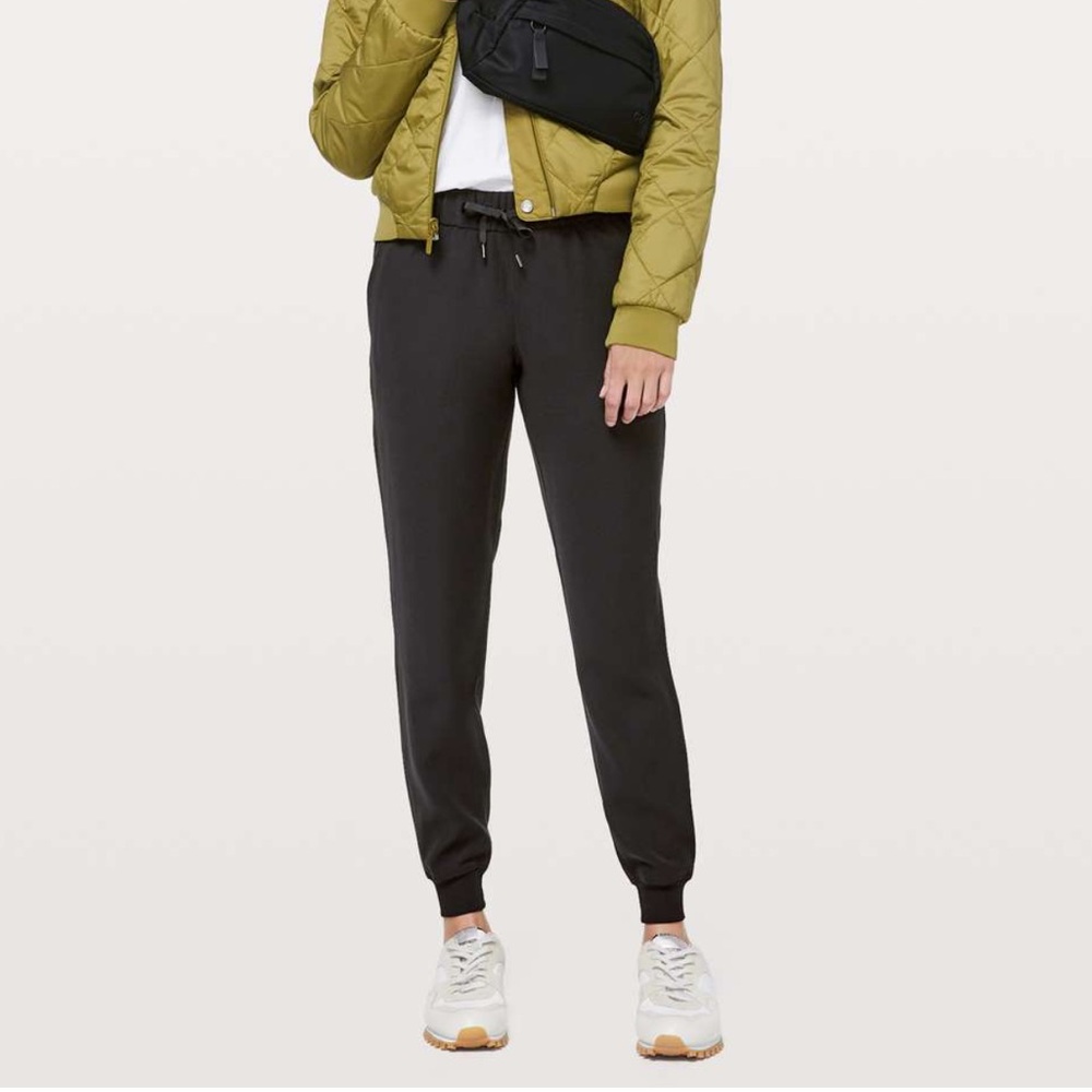 EUC Lululemon On The Fly Jogger - Size 6 Black
